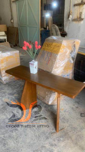 Bàn gỗ trang trí vintage 09-02-25 - Hình mô tả 1