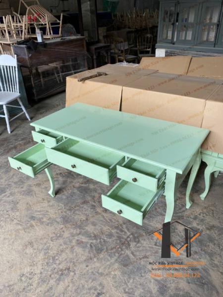Bàn gỗ vintage 01-10-24 - Hình mô tả 1