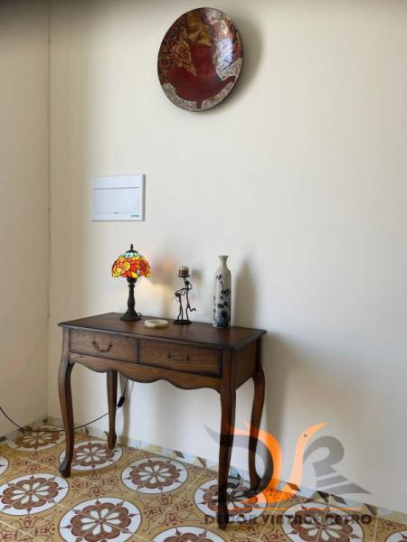 Bàn gỗ vintage 06-05-25 - Hình mô tả 1