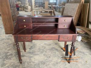 Bàn gỗ vintage 10-08-24