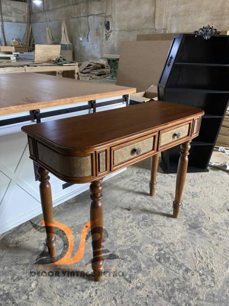 Bàn gỗ vintage 17-07-24 - Hình mô tả 1