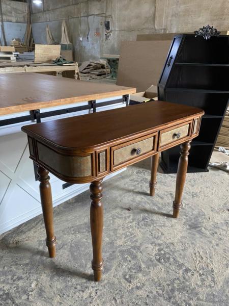 Bàn gỗ vintage 17-07-24 - Hình mô tả 1