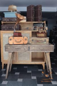 Bàn gỗ vintage BG12-06-22