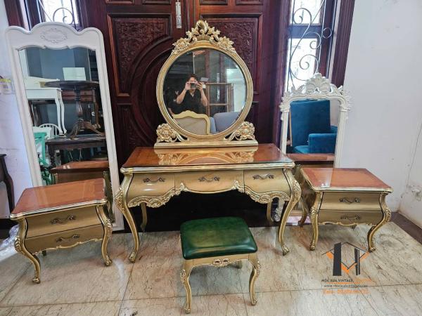 Bộ bàn trangđiểm phong cách cổ điển 09-03-25 - Hình mô tả 1