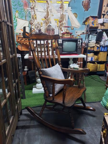 Ghế gỗ bập bênh vintage 02-10-23 - Hình mô tả 1