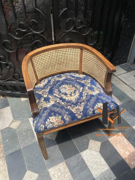 Ghế gỗ vintage lưng mây 26-05-24 - Hình mô tả 1