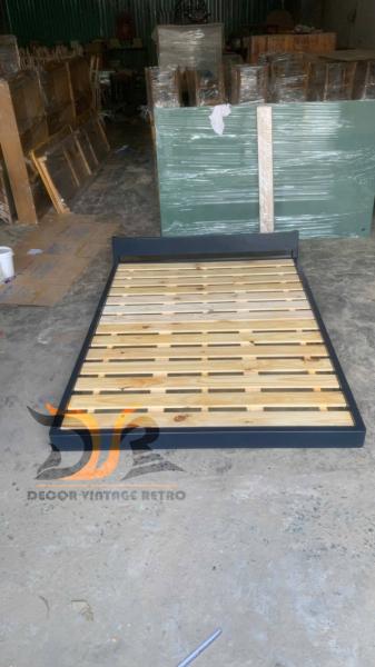 Giường gỗ vintage 04-03-25 - Hình mô tả 1