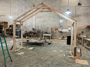 Khung gỗ trang trí sân vườn 15-05-25