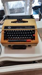 Máy đánh chữ xưa MDC 01-11-22
