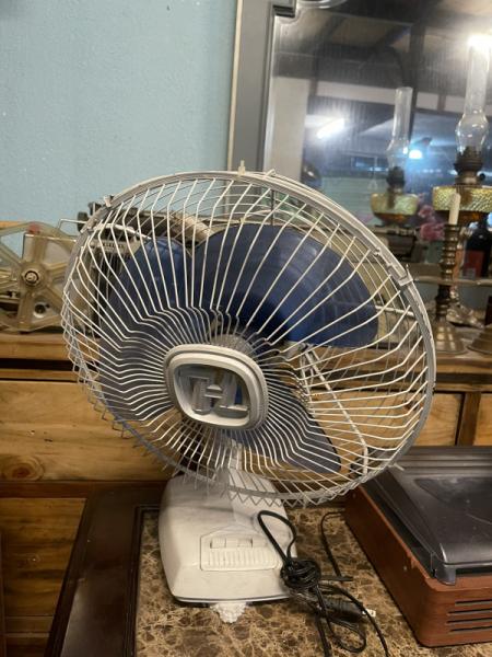 Quạt xưa vintage 7822 - Hình mô tả 1