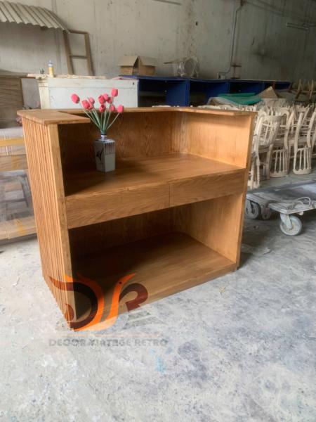 Quầy lễ tân vitage 03-03-24 - Hình mô tả 2