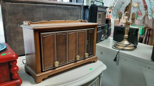 Radio xưa ( hàng xài được- điện 110v)  RD 12-11-22 - Hình mô tả 1
