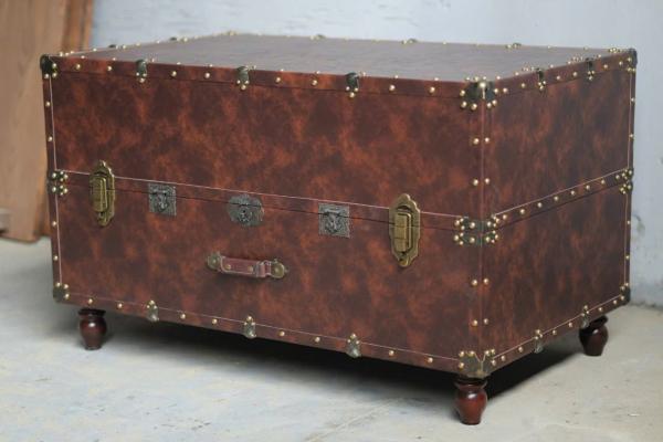 Rương bàn sofa bọc simili vintage 01-08-24 - Hình mô tả 1