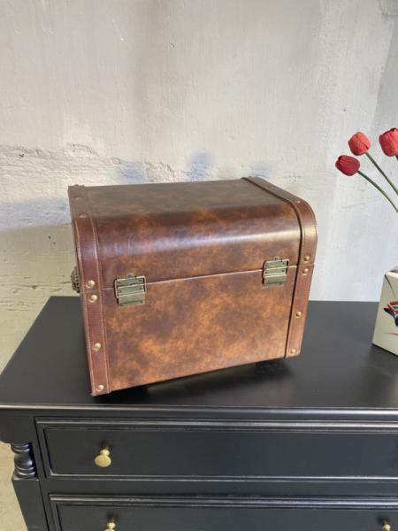 Rương gỗ bọc simili vintage size lớn 01-09-23 - Hình mô tả 2