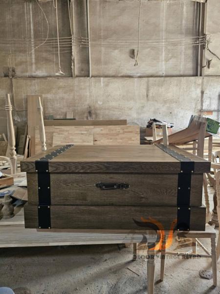 Rương gỗ làm bàn sofa phong cách vintage 09-08-25