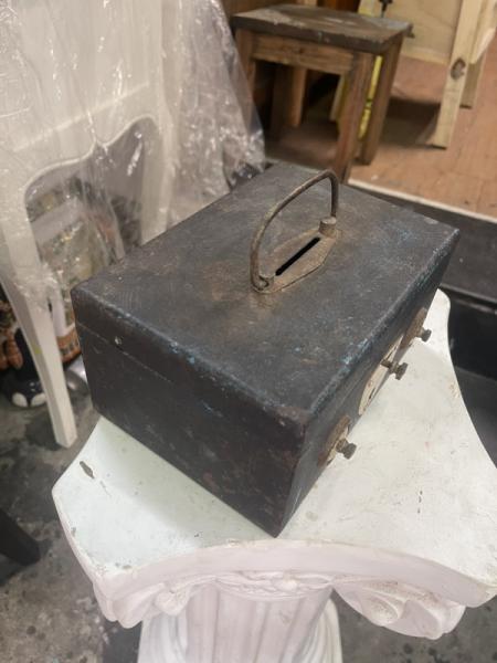 Thung đựng tiền xưa TX 09-11-22 - Hình mô tả 1