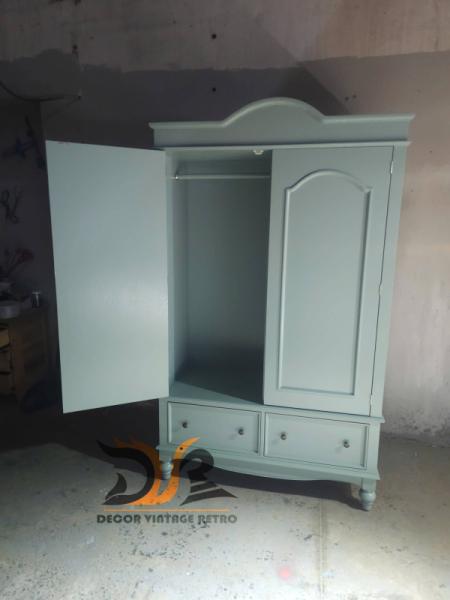 Tủ áo phong cách vintage 01-09-25 - Hình mô tả 2