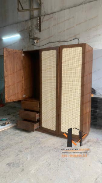 Tủ quần áo lưới mấy vintage 13-02-25 - Hình mô tả 1