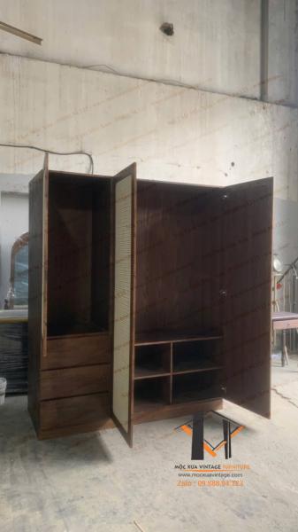 Tủ quần áo lưới mấy vintage 13-02-25 - Hình mô tả 2