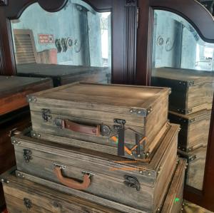 Vali gỗ vintage size nhỏ 08-01-25